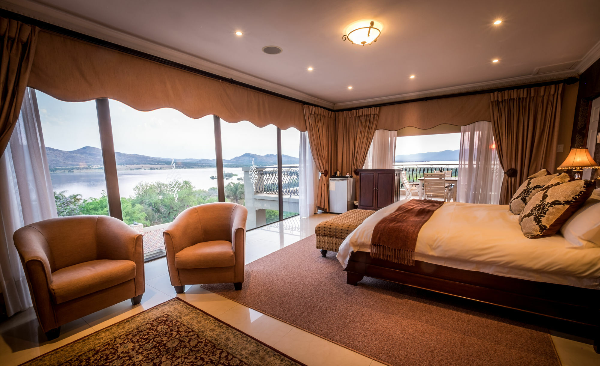 Château La Mer Exclusive Guesthouse Hartbeespoort Exterior foto